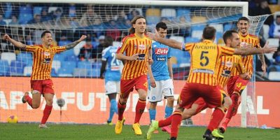 Genoa di misura sul Cagliari, Napoli ko con Lec...