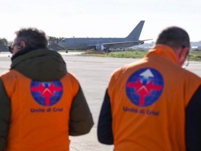 Coronavirus, stanno tutti bene i 56 italiani rientrati da Wuhan