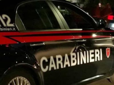 Rinvenuti in un appartamento due cadaveri con ferite da arma da taglio