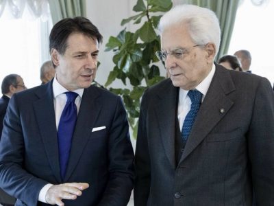 Conte e i dissidi con Renzi: il premier smentisce di cercare nuove maggioranze