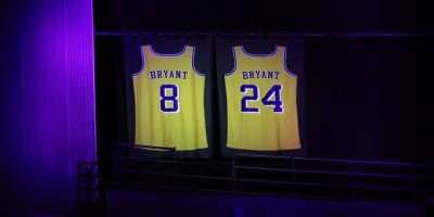 Il tributo dei L.A. Lakers e dello Staple Cente...