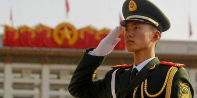 La Cina in crisi chiude la bocca a tre giornali...