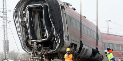 Terminata la rimozione dei vagoni del Frecciaro...