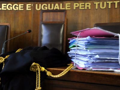 Abusi durante gli esorcismi, 12 anni all’ex prete di Aversa