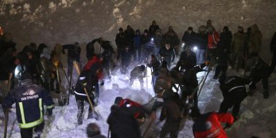 Turchia, 33 i morti dovuti alla valanga che ha ...