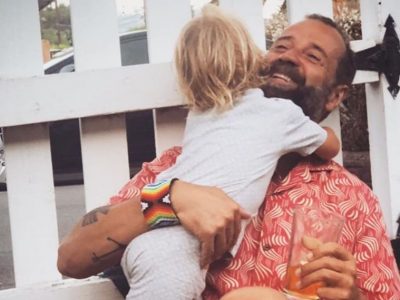 Festa del papà, Fabio Volo legge la toccante lettera di un padre anziano al figlio