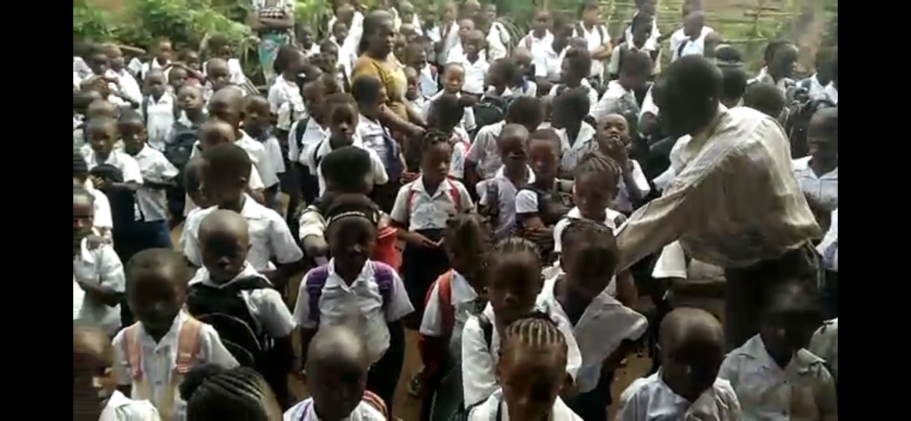 studenti Congo messaggio Italia