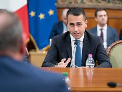 Di Maio, dalla Cina mascherine e ventilatori polmonari