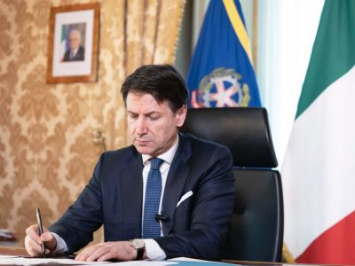 Coronavirus, il governo vara il decreto ‘Cura Italia’ : aiuti a medici, famiglie e im...