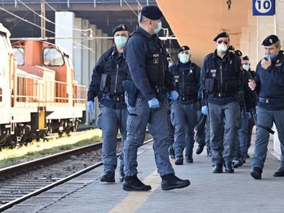 Coronavirus, l’appello di Palazzo Chigi: “Evitare i viaggi per tornare in famiglia...