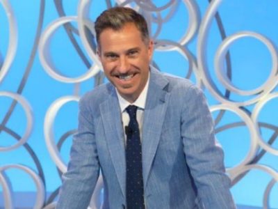 “Era mio padre”, la commovente riflessione di Gabriele Corsi sulle vittime del Corona...