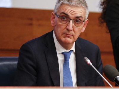 Brusaferro (Iss): “Curva dei contagi in decrescita, ma guai ad abbassare la guardia”
