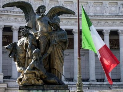 Bandiere a mezz’asta in tutta Italia per ricordare le vittime di Coronavirus
