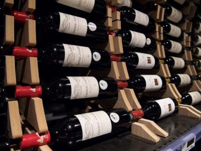 Clamoroso dalla Svizzera: gli esperti affermano che bere alcol aiuta a combattere il Coronavirus