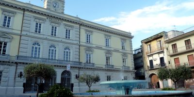 “Denunciate chi vuole estorcervi denaro a...