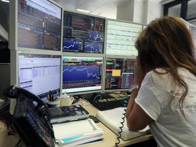 Il petrolio crolla ai minimi dal 1991, Piazza Affari -10,8%