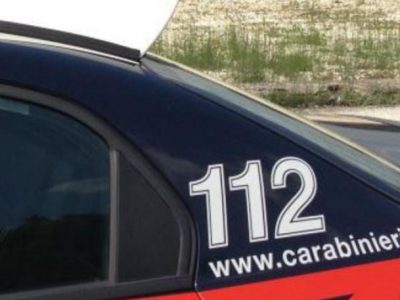 Uccide la madre con cinque coltellate al petto, arrestato