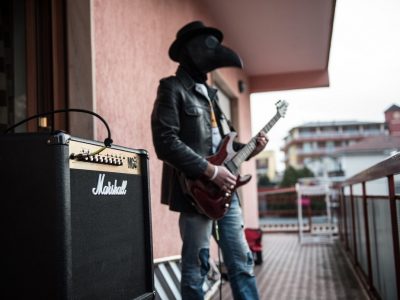 Il Mei lancia ‘Balcony Music’, la classifica dei brani più graditi dai balconi italiani