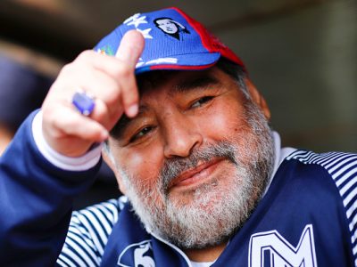 Maradona,un messaggio d’amore a Napoli e all’Italia “Forza ce la farete”