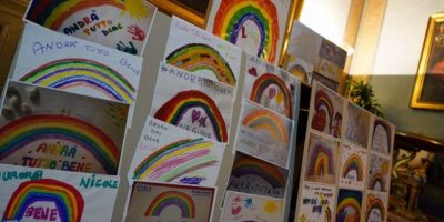 “Andrà tutto bene” il messaggio sul...