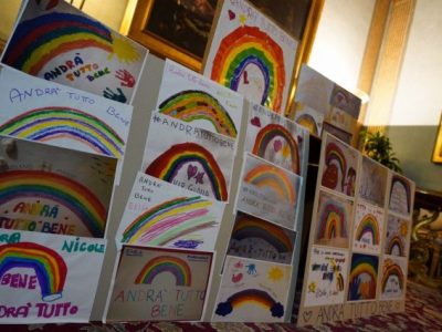 “Andrà tutto bene” il messaggio sul pannolino di un neonato al Niguarda