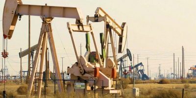 Petrolio, quotazioni in costante calo con forti...