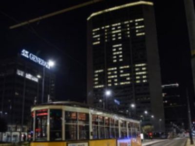 Dal Pirellone un messaggio a tutti i milanesi “State a casa”