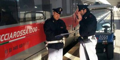 Vendeva mascherine “tarocco” in sta...