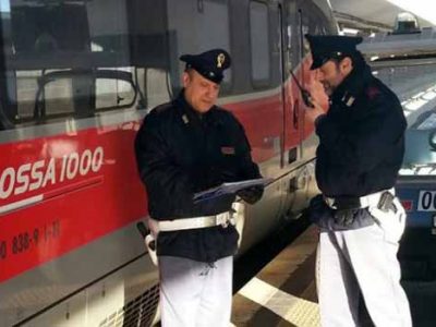 Vendeva mascherine “tarocco” in stazione fermato dalla Polfer