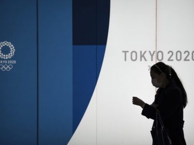 Giochi olimpici Tokyo 2020, il Cio fa marcia indietro decide in settimana sul rinvio
