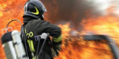 Trovato morto nell’appartamento in fiamme