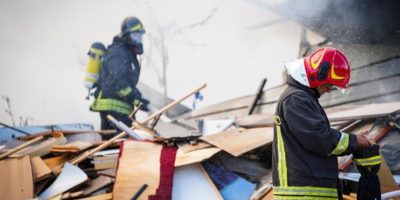 Fuga di gas, crollano due palazzine morta donna...