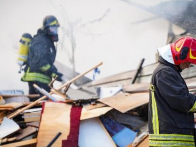 Fuga di gas, crollano due palazzine morta donna di 80 anni