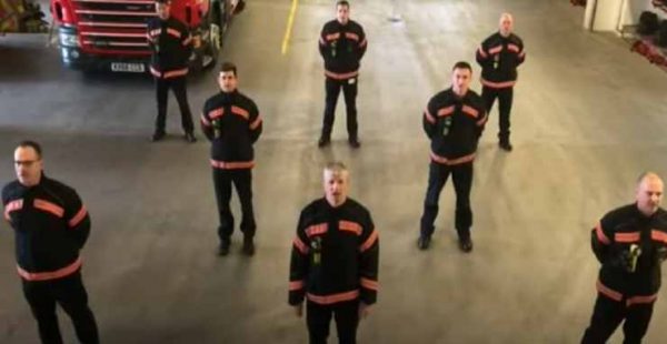 vigili fuoco inglesi bella ciao