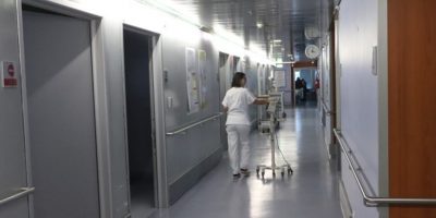 Bimba di 3 anni muore soffocata dalle pile dell...