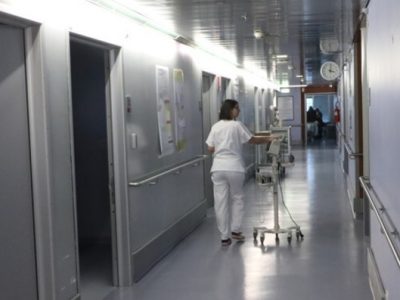 Bimba di 3 anni muore soffocata dalle pile dell’orologio