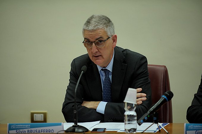 Curva contagi decrescita