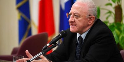 Coronavirus, De Luca: “Pronto a chiudere ...