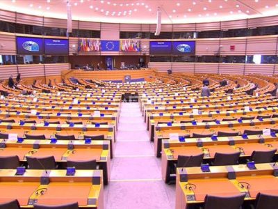 Parlamento Ue vota a favore dei Recovery Bond e lascia spiraglio al Mes