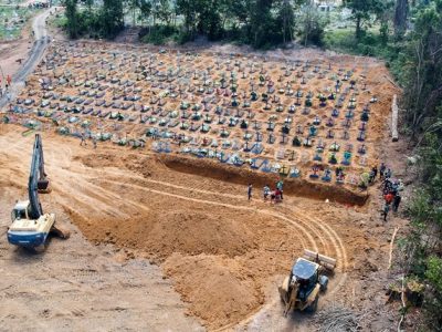 Video: Brasile, fosse comuni per le vittime del Coronavirus