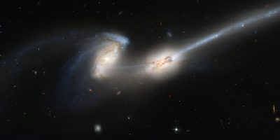Spremuta di galassie con getto relativistico