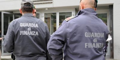 Giro di merce contraffatta dalla Tunisia all...