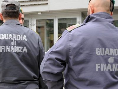 Giro di merce contraffatta dalla Tunisia all’Italia scoperta dalla GdF