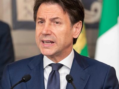 Conte al Senato: “Troppo facile dire ‘riapriamo tutto’. Serve coraggio, lucidit...