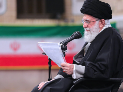 Khamenei “Iran attento ai complotti internazionali non distratto dalla pandemia”