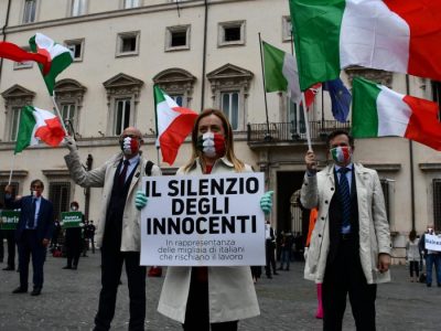 Fratelli d’Italia in piazza con la Meloni e tutti i parlamentari a dare voce al “sile...