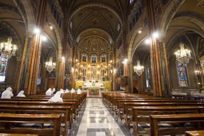 Contro il divieto di partecipare alla Messa i Vescovi e l’ “Avvenire” insorgono...