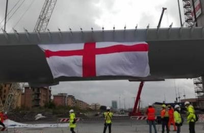 Stamane l’ultima campata completerà il ponte di Genova