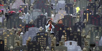 La Cina si ferma e onora tutte le vittime, 3300...