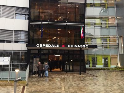 Mascherine che si strappano con estrema facilità, proteste a Chivasso